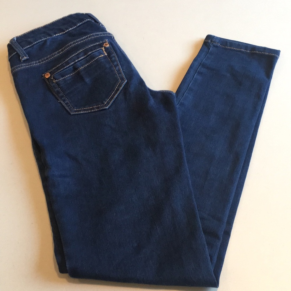Size 2 Arden B. skinny jeans